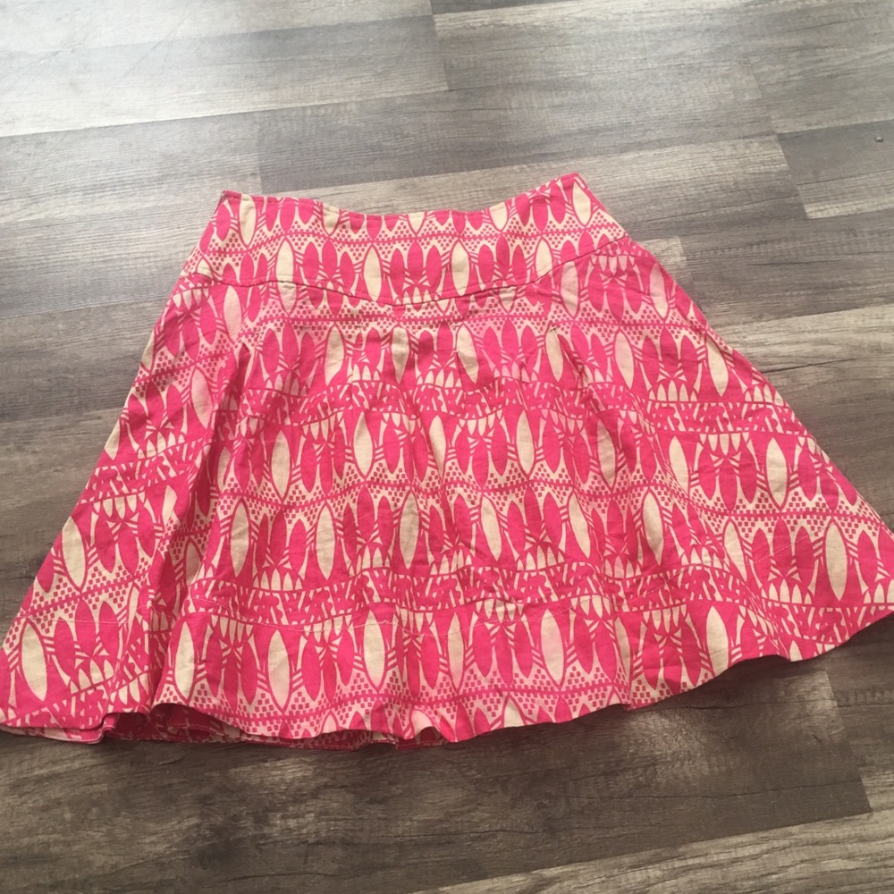 H&M Long skater skirt. Perfect for summer 💕
